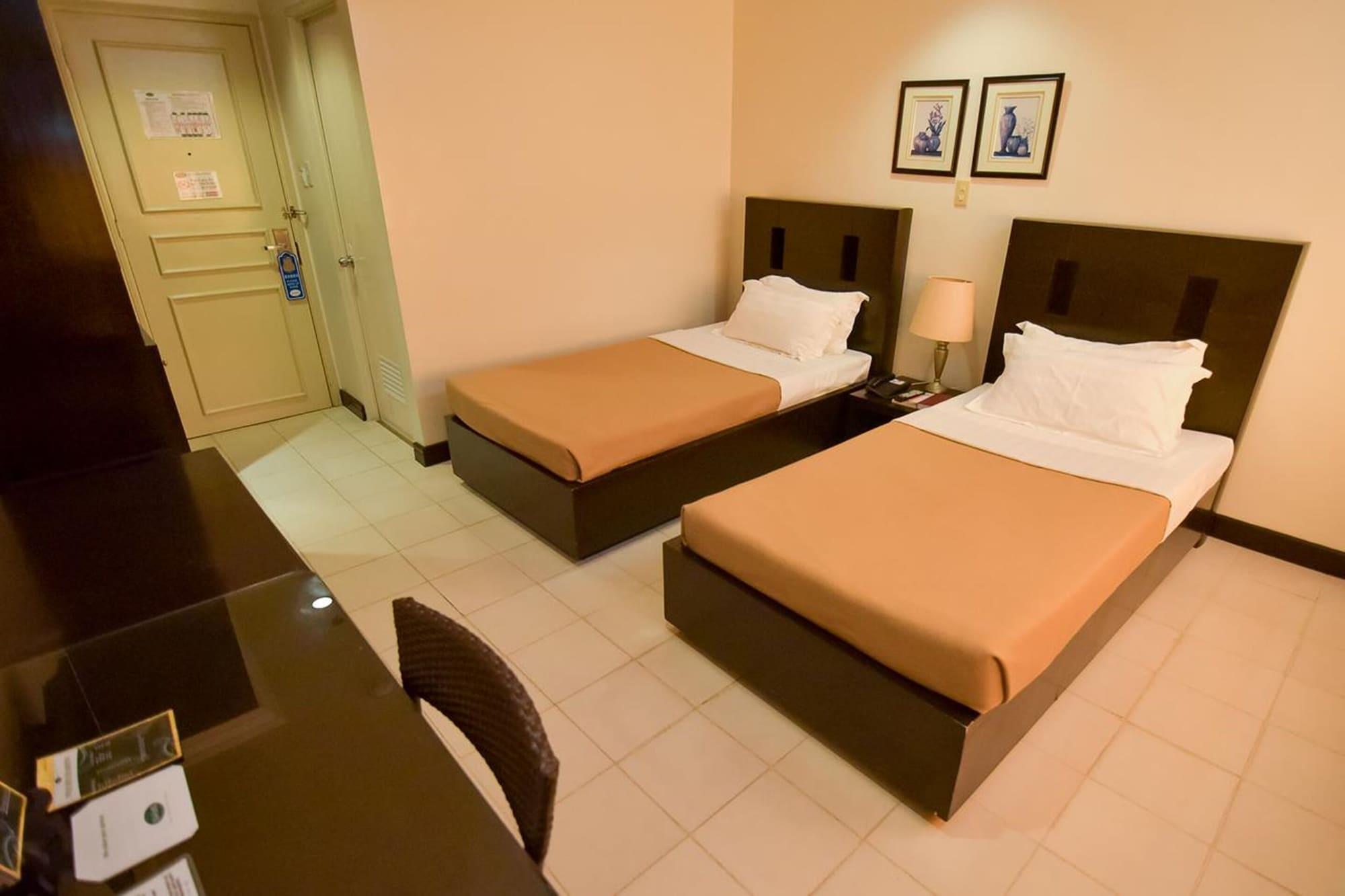 Hotel Tavern Surigao Zewnętrze zdjęcie