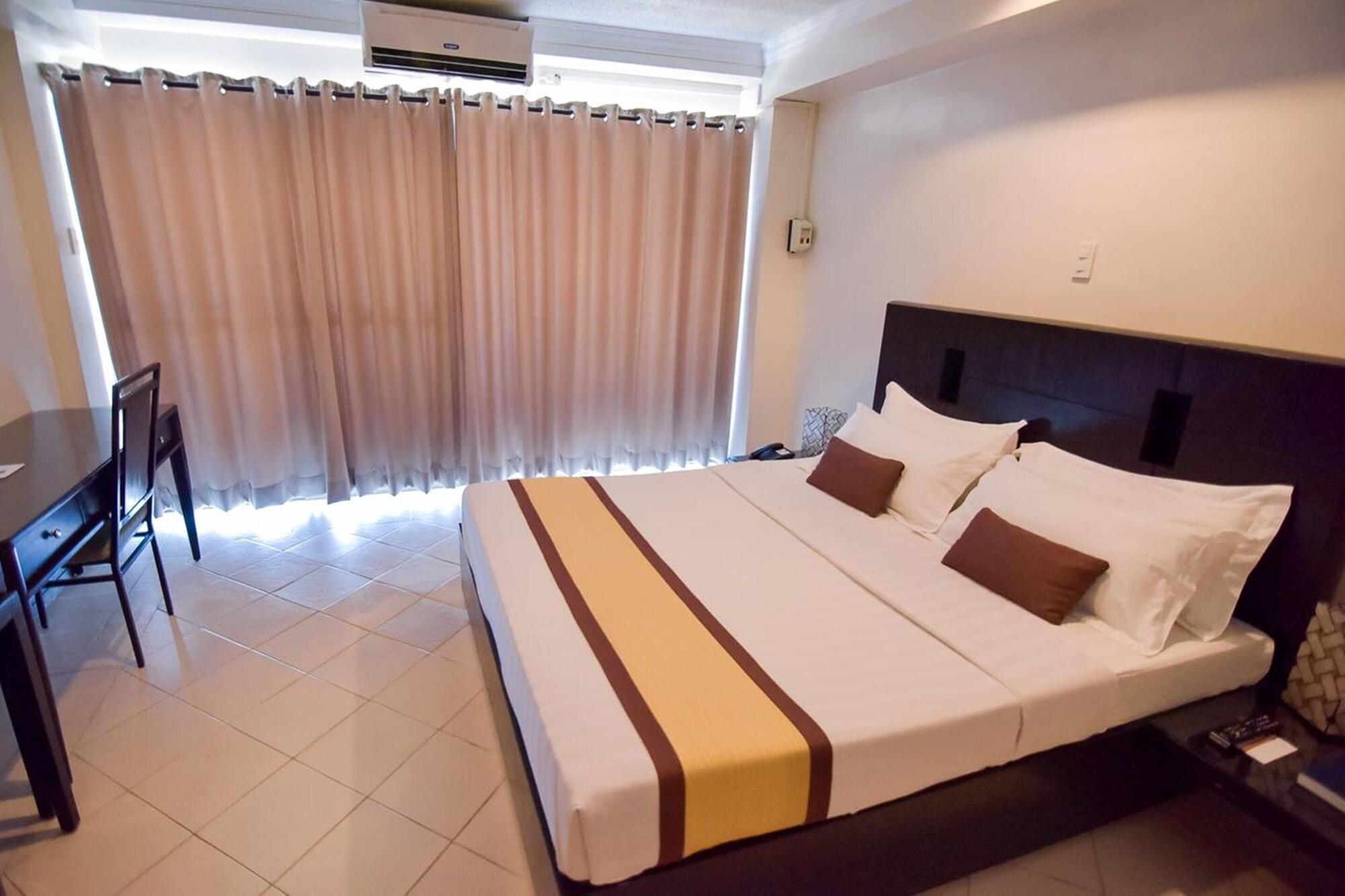 Hotel Tavern Surigao Zewnętrze zdjęcie
