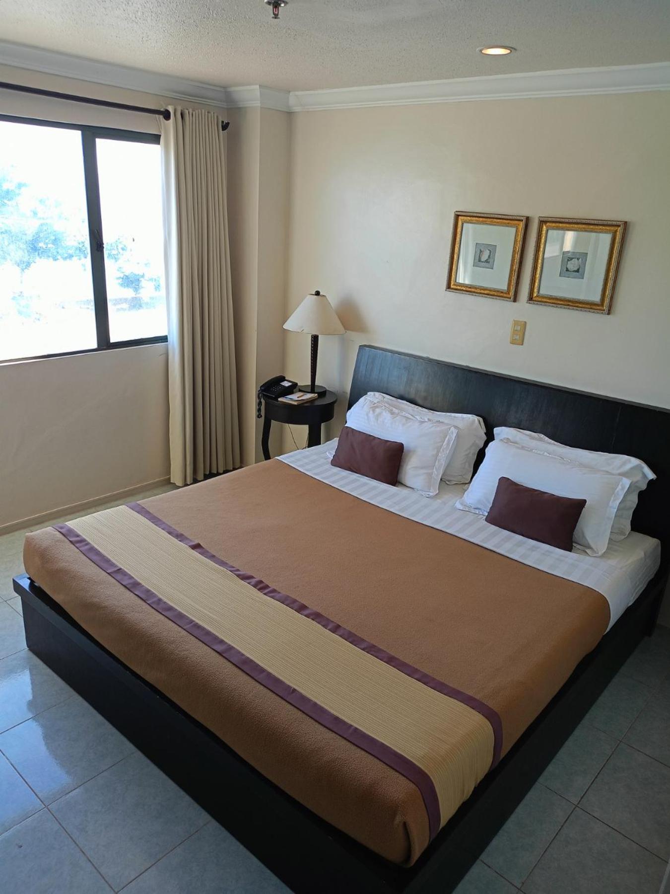 Hotel Tavern Surigao Zewnętrze zdjęcie