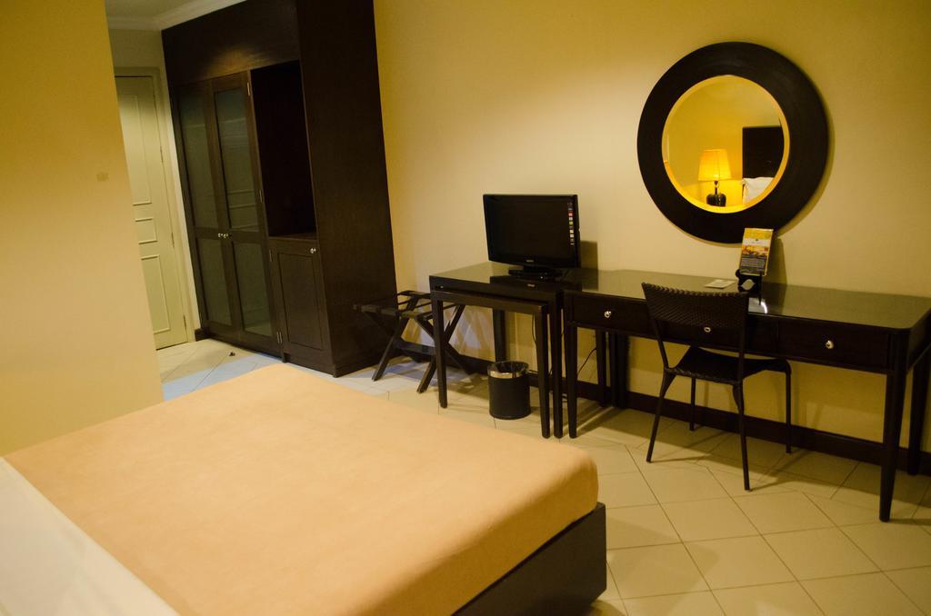 Hotel Tavern Surigao Zewnętrze zdjęcie