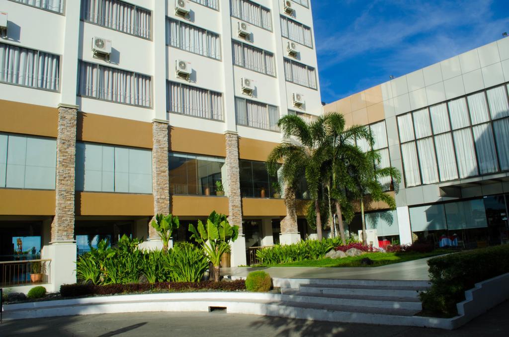 Hotel Tavern Surigao Zewnętrze zdjęcie