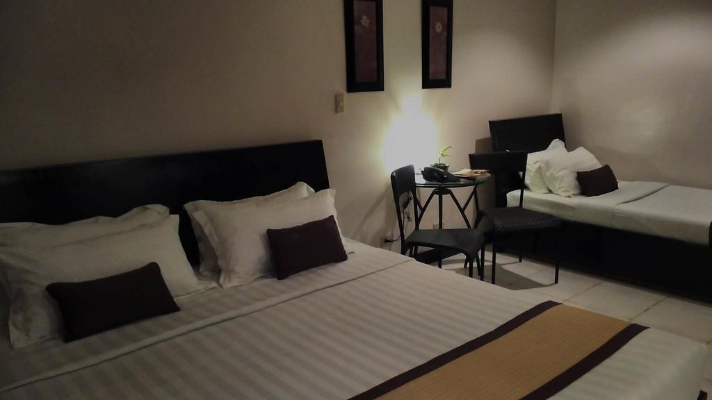 Hotel Tavern Surigao Zewnętrze zdjęcie