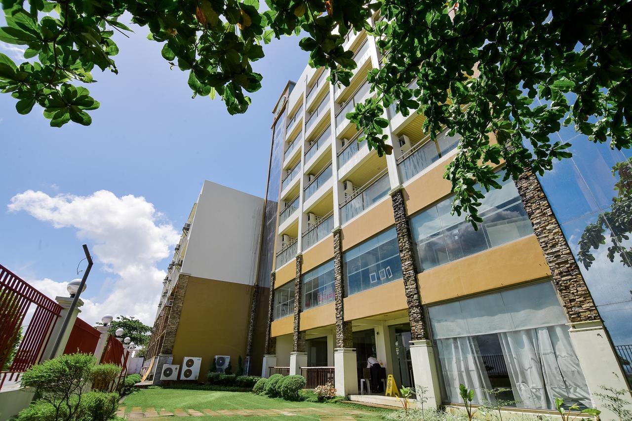 Hotel Tavern Surigao Zewnętrze zdjęcie